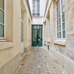 https://new-design-studios-in-the-heart-of-le-marais.fr-paris.fr